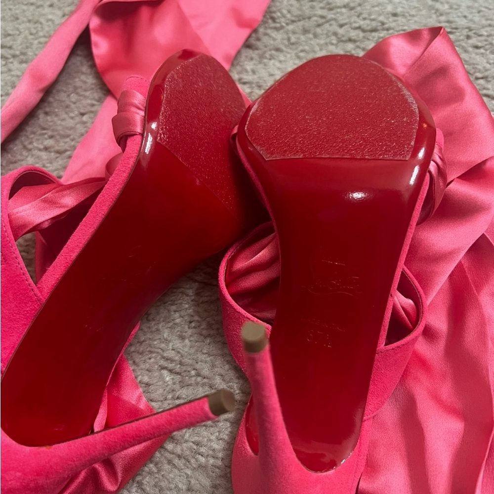 Pink ribbon Christian louboutin heels - Picture 4 of 4
